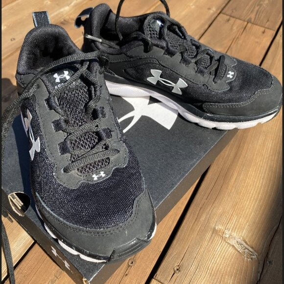 Under Armour  Boys Running Shoes 4Y Black/White - Picture 8 of 10